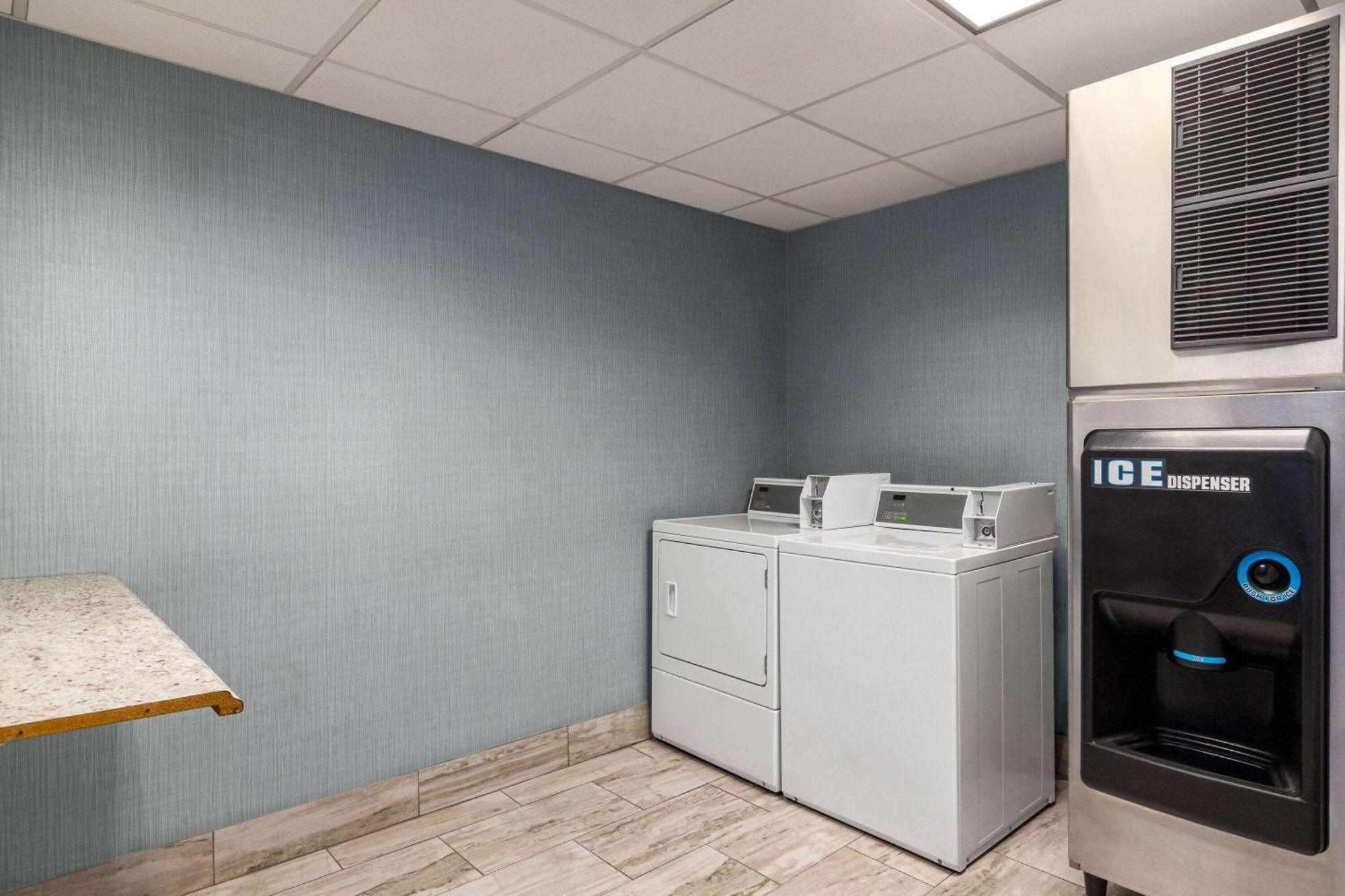 Wingate By Wyndham Savannah I-95 North Порт Уентуърт Екстериор снимка